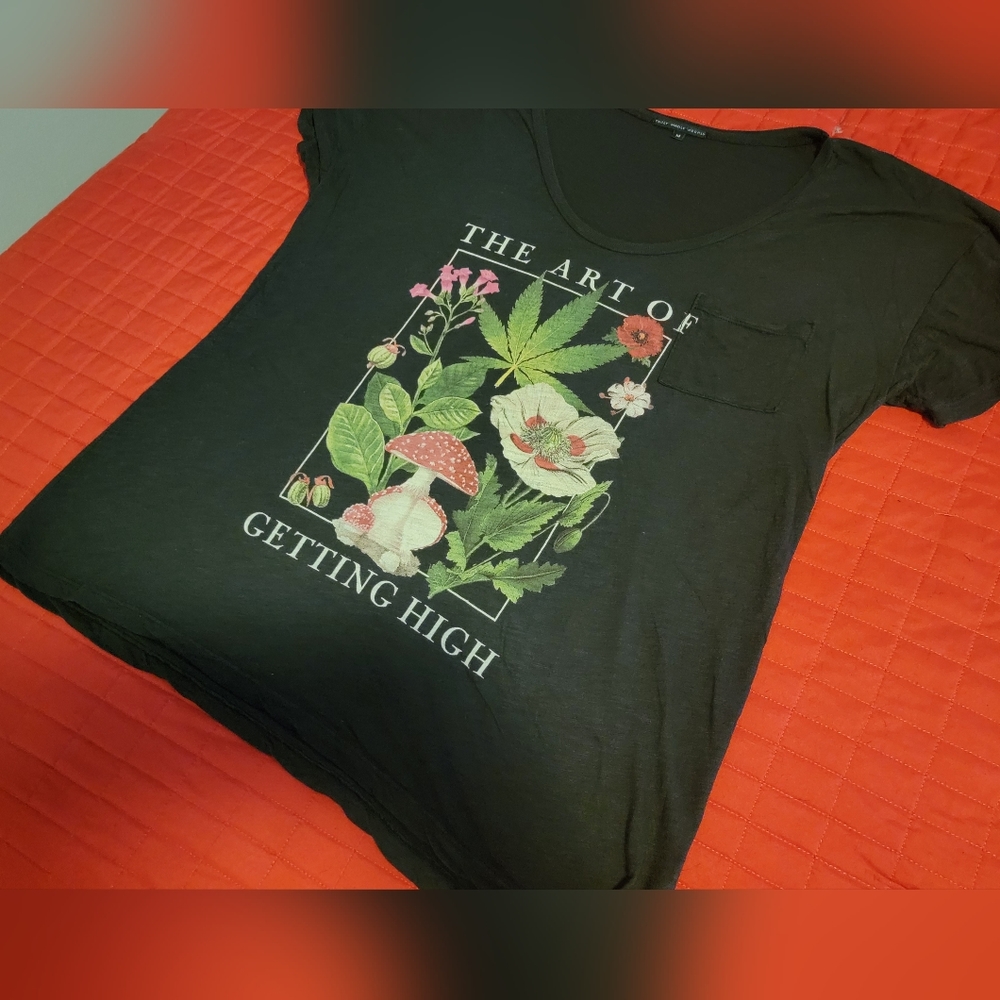 NWOT Urban Outfitters 420 T-Shirt 🍃